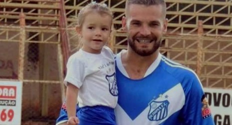Clique Aqui e Leia Mais sobre: Ol�mpia comemora triunfo sobre S�o Carlos e perman�ncia na divis�o